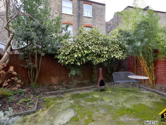 Flat for rent in Cat Hill