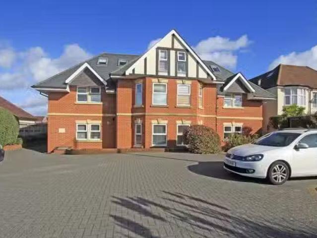 House for rent in Holdenhurst, Bournemouth