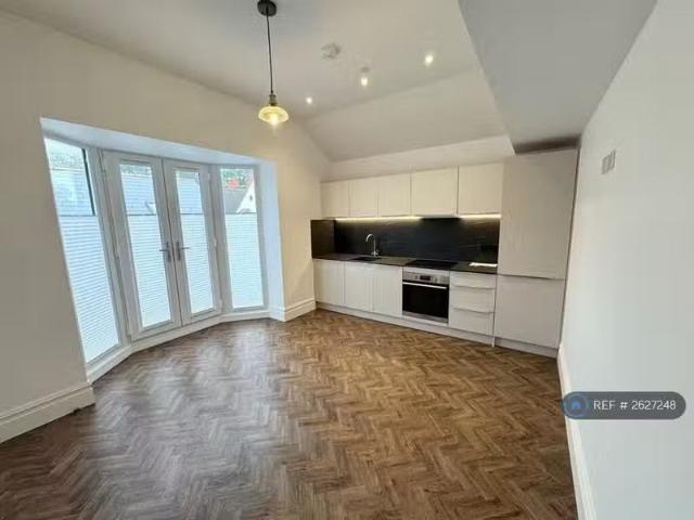 House for rent in Falcon Lodge, Wales