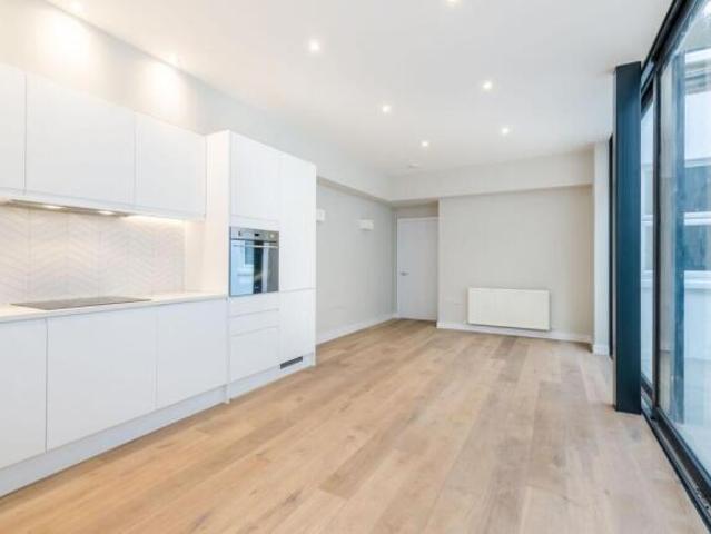 Flat for rent in Cat Hill