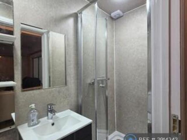 Flat for rent in Cat Hill