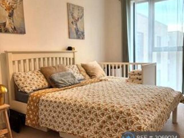 Flat for rent in Cat Hill, England
