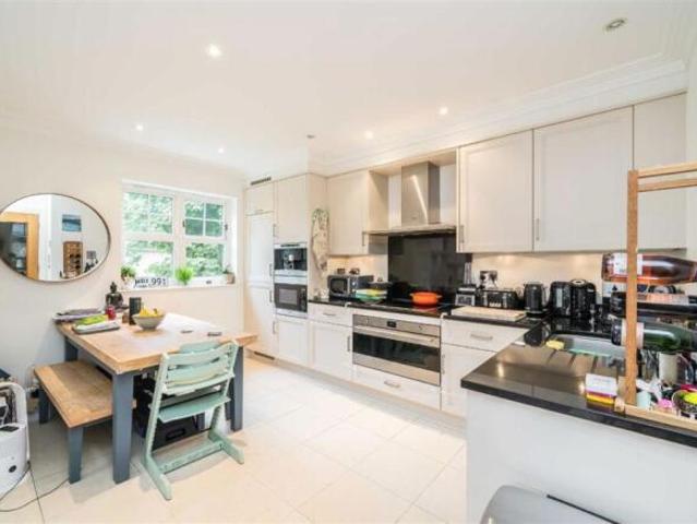 Flat for rent in Twickenham, Greater London