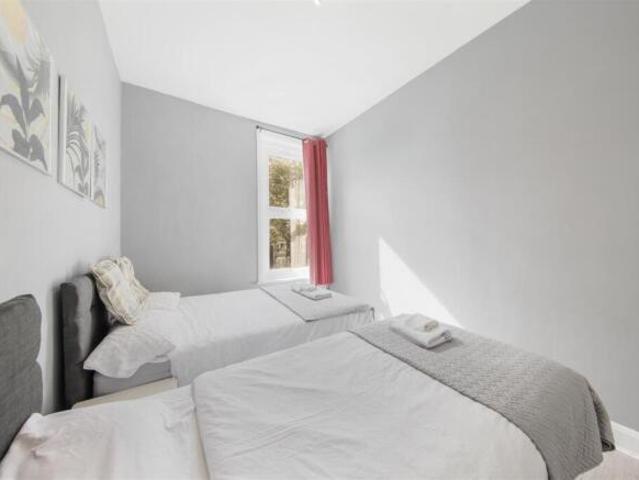 Flat for rent in The Rise, East Riding Of Yorkshire