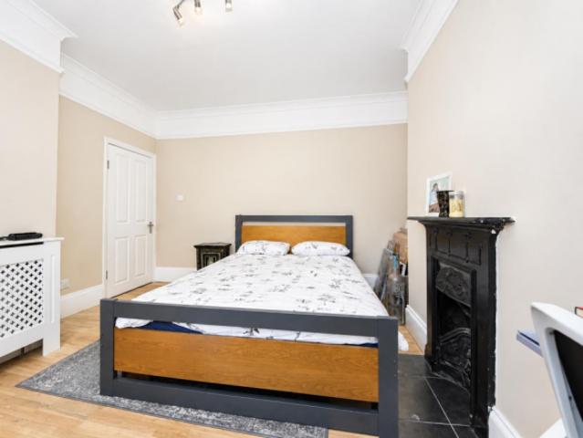 Flat for rent in Cat Hill
