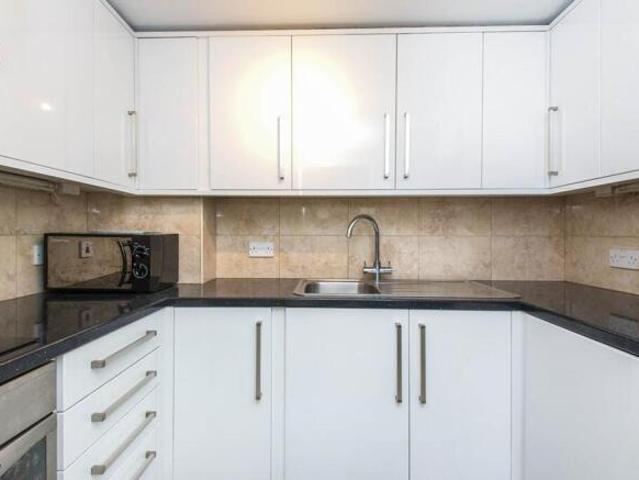 Flat for rent in Cat Hill