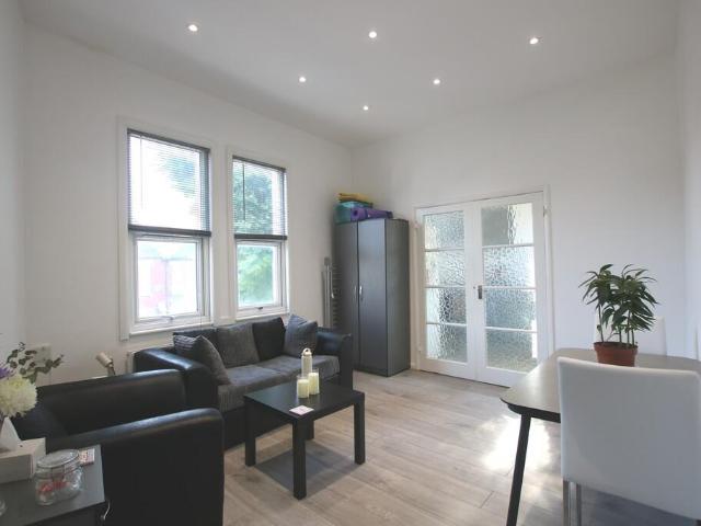 Flat for rent in Dollis Hill