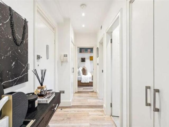 Flat for rent in Pembroke, Wales