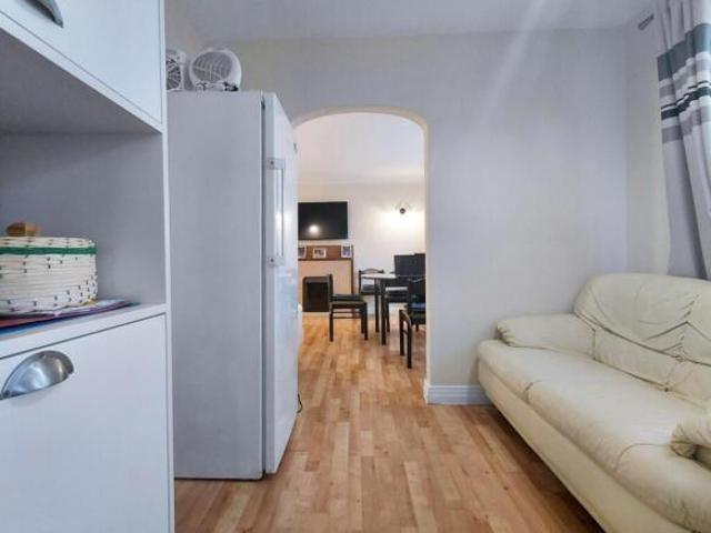 Flat for rent in Cat Hill