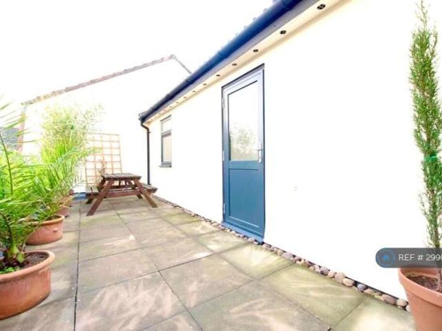 Flat for rent in Cat Hill