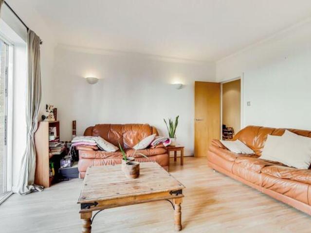 Flat for rent in Cat Hill