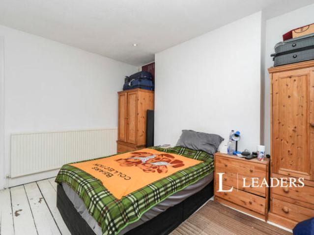Flat for rent in Cat Hill