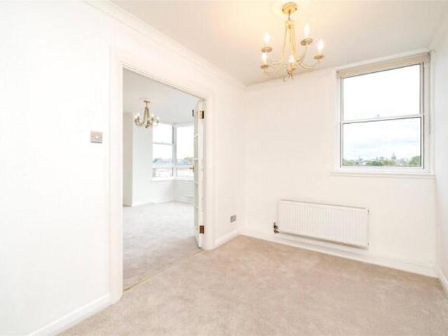 Flat for rent in Cat Hill, England