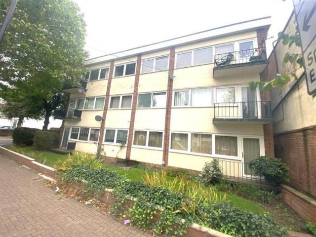 Flat for rent in Coundon, West Midlands