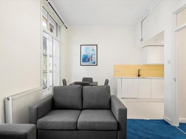 Flat for rent in Cat Hill