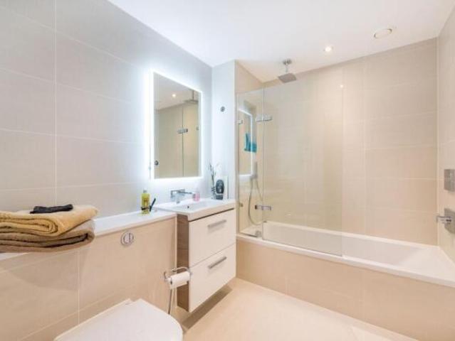 Flat for rent in Chiswick, Greater London
