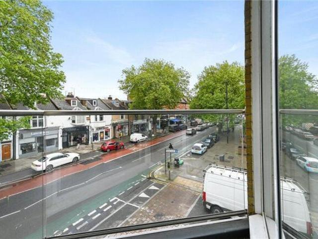 Flat for rent in Chiswick, Greater London