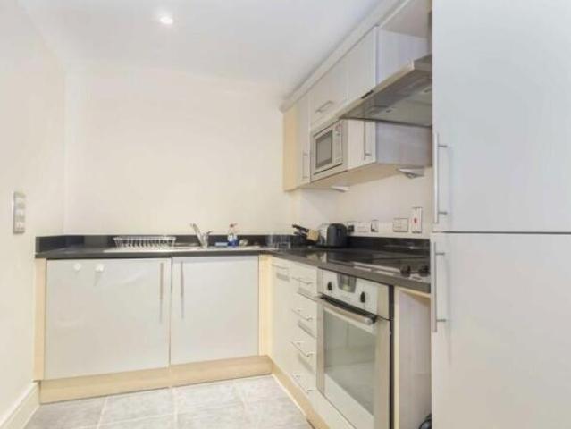 Flat for rent in Chiswick, Greater London