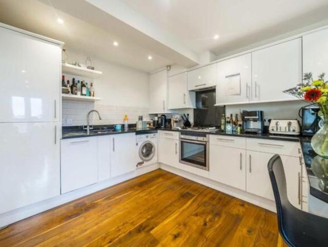 Flat for rent in Chiswick, Greater London