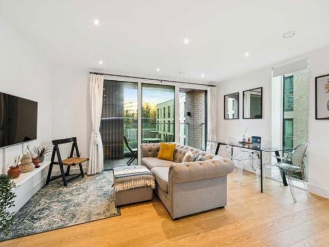 Flat for rent in Chiswick, Greater London