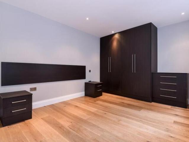 Flat for rent in Chiswick, Greater London