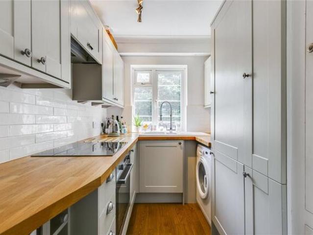 Flat for rent in Chiswick, Greater London