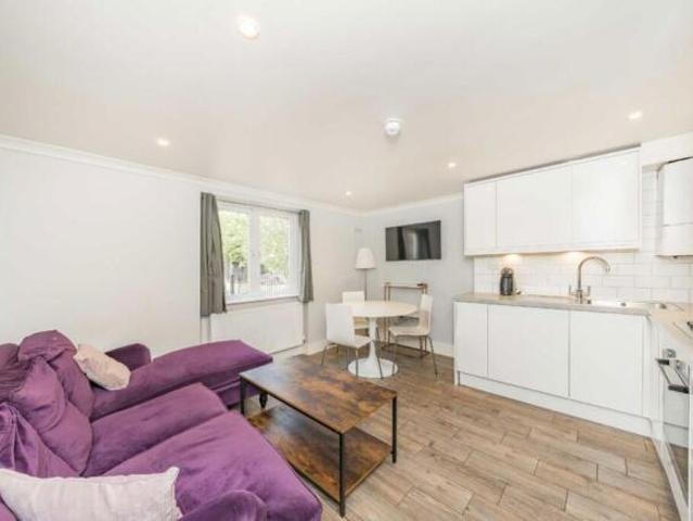Flat for rent in London Borough of Richmond upon Thames, Greater London