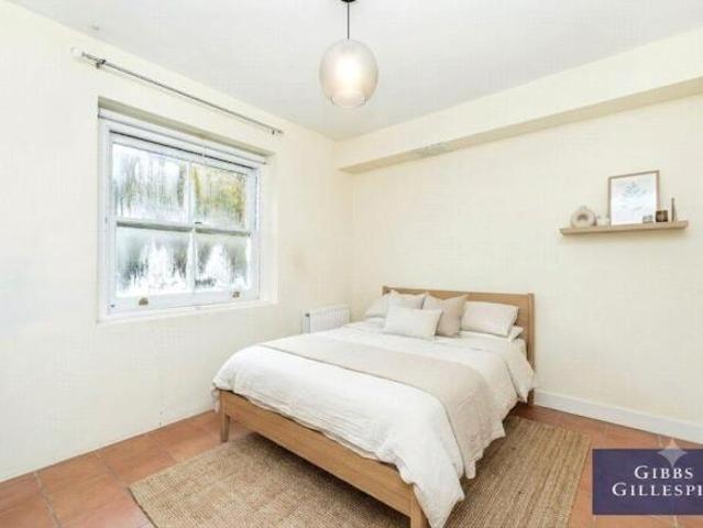 Flat for rent in Cat Hill