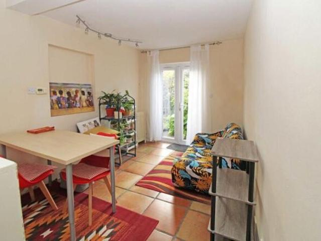 Flat for rent in Acton, Greater London