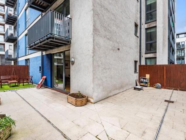 Flat for rent in Cat Hill
