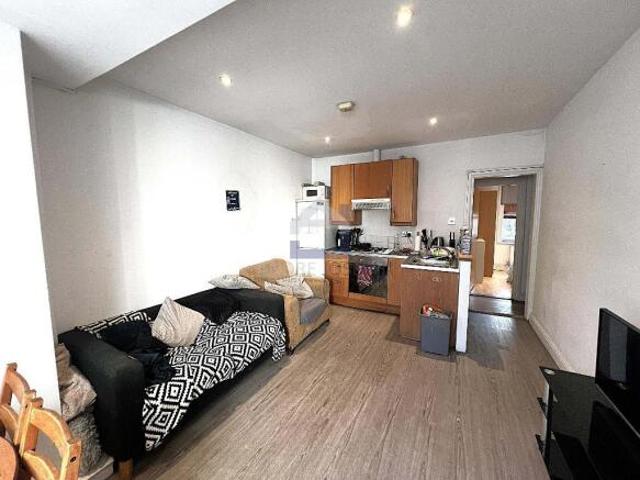 Flat for rent in Cat Hill