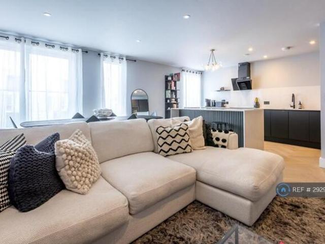 Flat for rent in Cat Hill