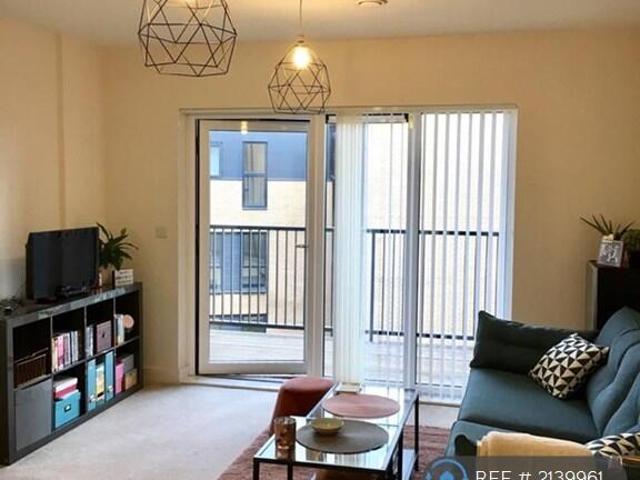 Flat for rent in Ilford