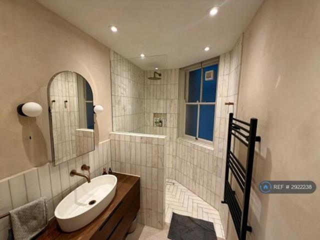 Flat for rent in Cat Hill