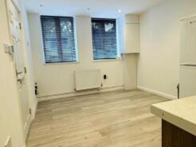 Flat for rent in Cat Hill