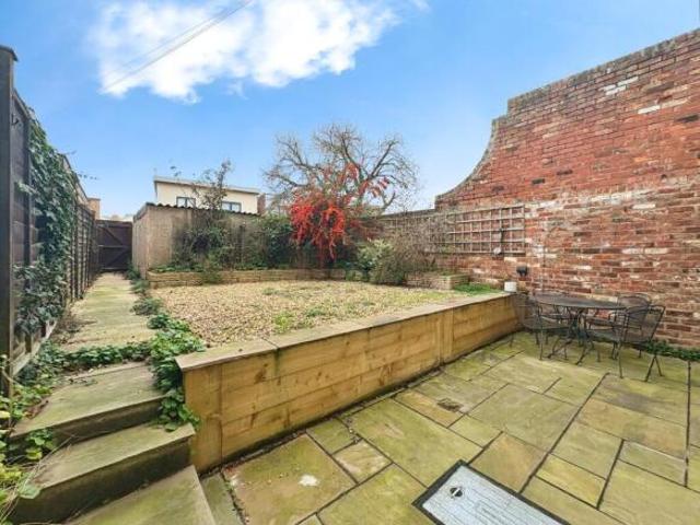 Flat for rent in Golden Valley, Gloucestershire