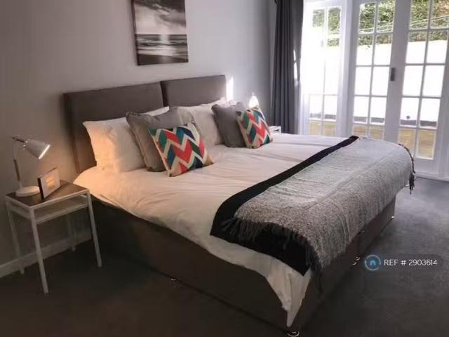House for rent in Green Close, Warwickshire