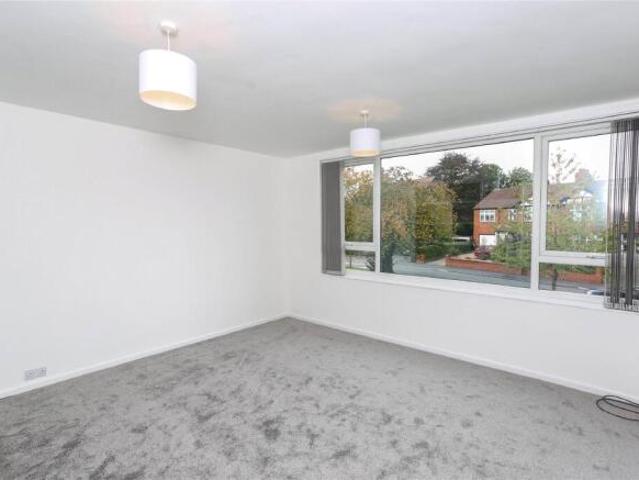 Flat for rent in Heaton Moor, Greater Manchester