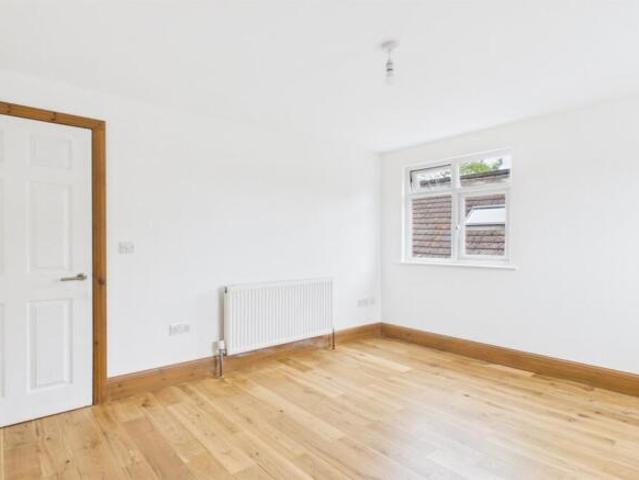 Flat for rent in Cat Hill