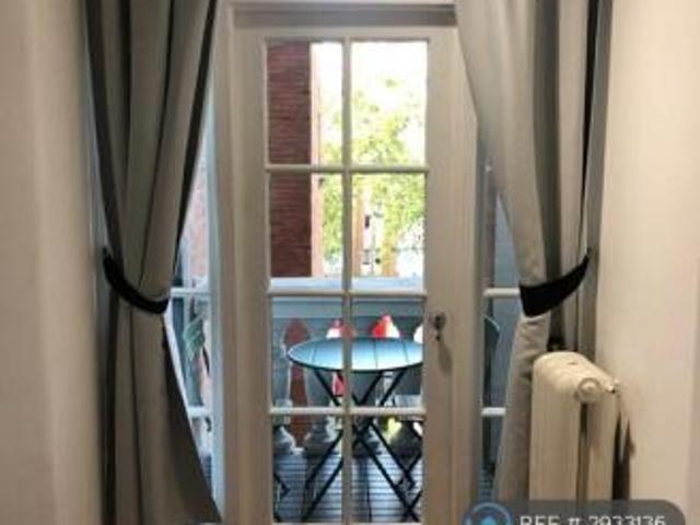 Flat for rent in Cat Hill