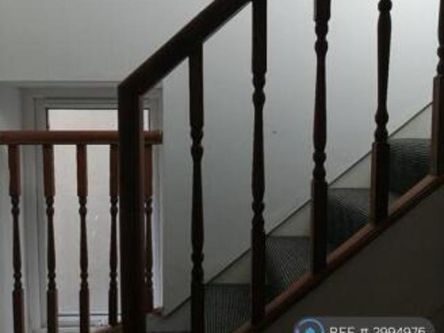 Flat for rent in Falcon Lodge, Wales