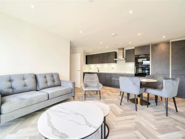 Flat for rent in Cockfosters, Greater London