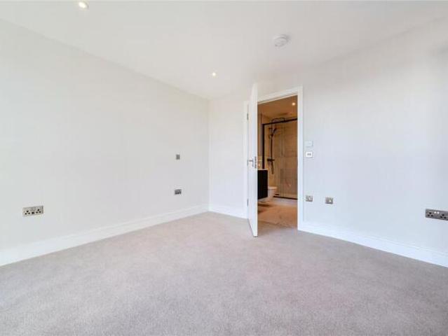 Flat for rent in Cockfosters, Greater London