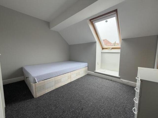 Flat for rent in Penylan, Falcon Lodge