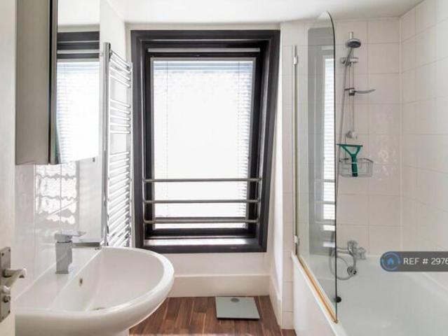 Flat for rent in Cat Hill