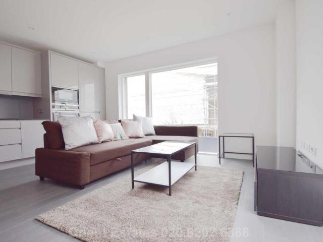 Flat for rent in Colindale