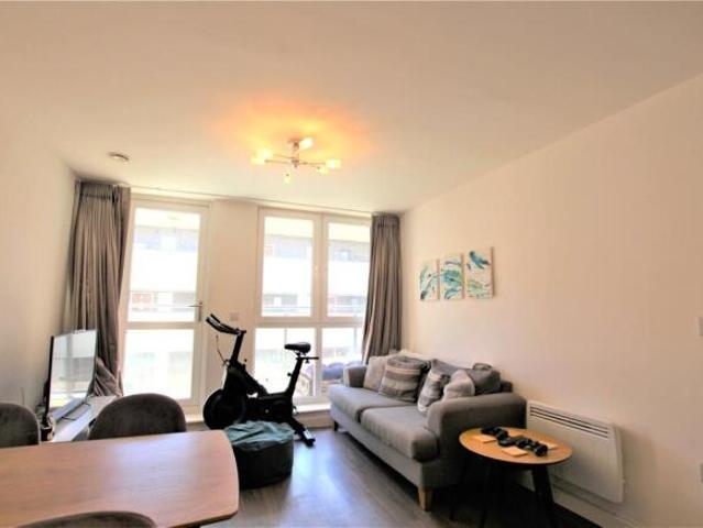 Flat for rent in Chilworth Old Village, Test Valley