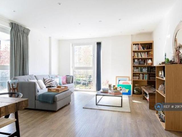 Flat for rent in Cat Hill