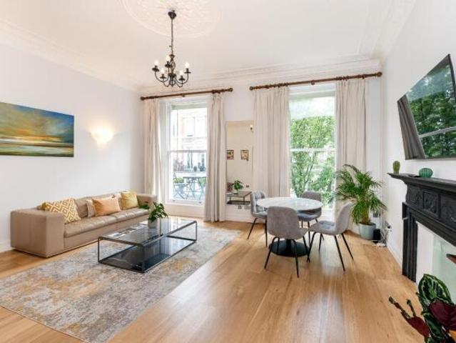 Flat for rent in Cat Hill