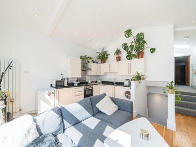 Flat for rent in Twickenham, Greater London